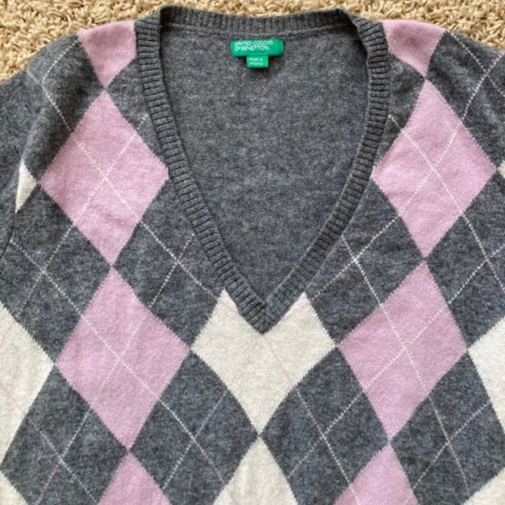 United Colors of Benetton Argyle V-Neck Sweater, Size Small - Picture 3 of 6